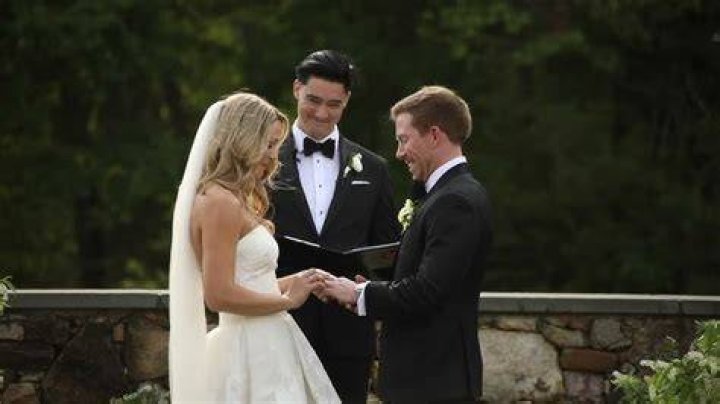 Dana Perino Wedding Photosites Like Honeytoon: Capturing Beautiful Moments