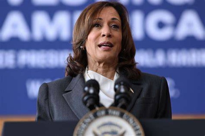 Kamala Harris: The Impact of AI Crowds on Her Political Journey