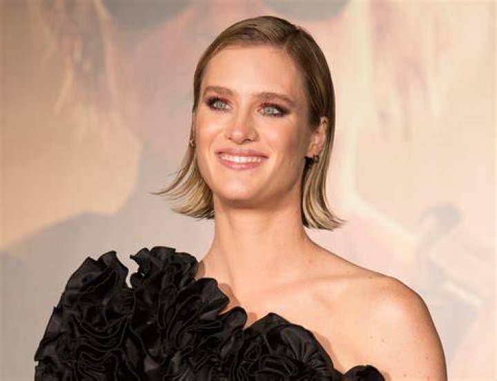 Mackenzie Davis Sexuality: Exploring the Life and Identity of a Rising Star